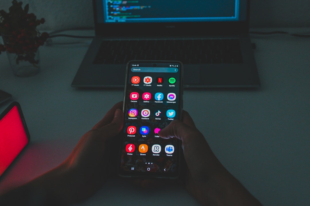 2. Fast Development with Hot Reload mobile application development