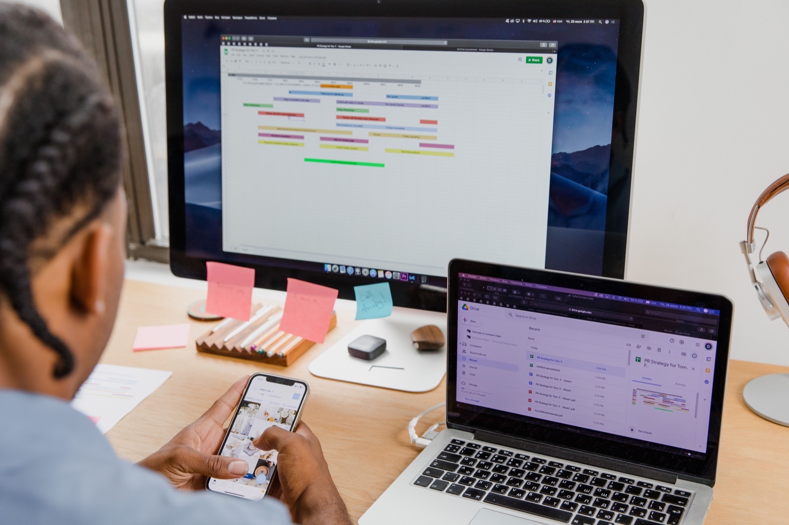 Operator running internal tools across multiple screens