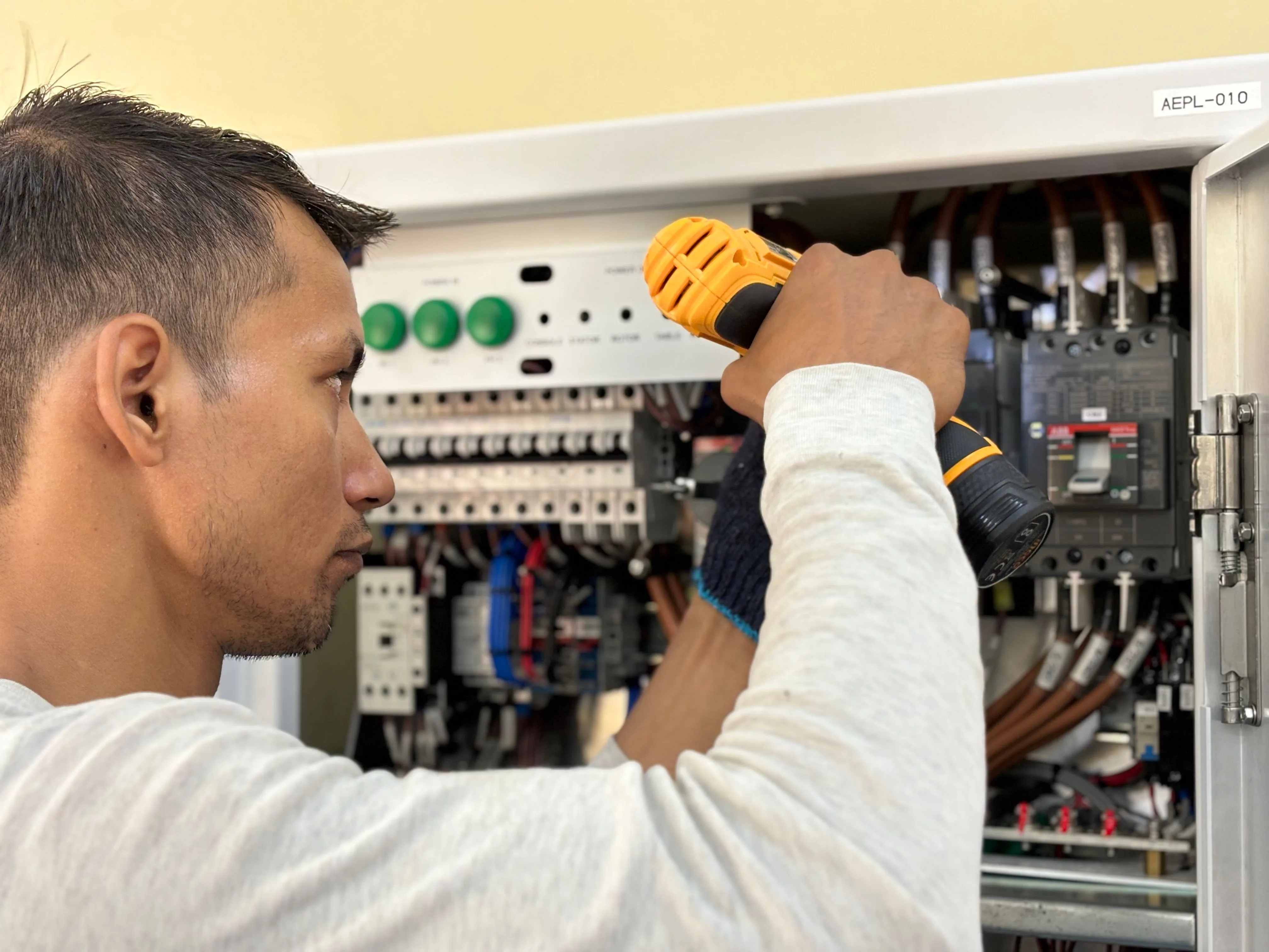 Electrical Contractors digital booking and field service software preview